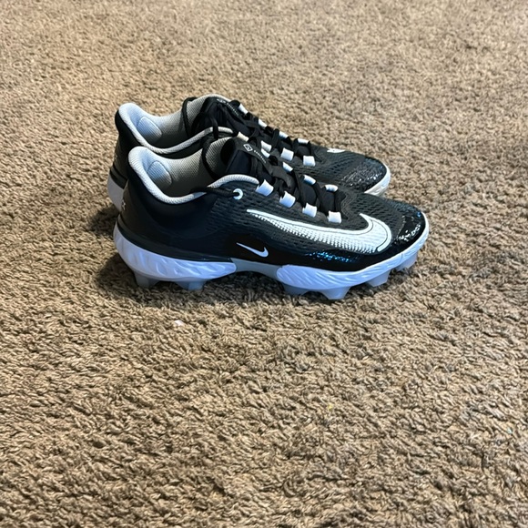 nike react baseball cleats